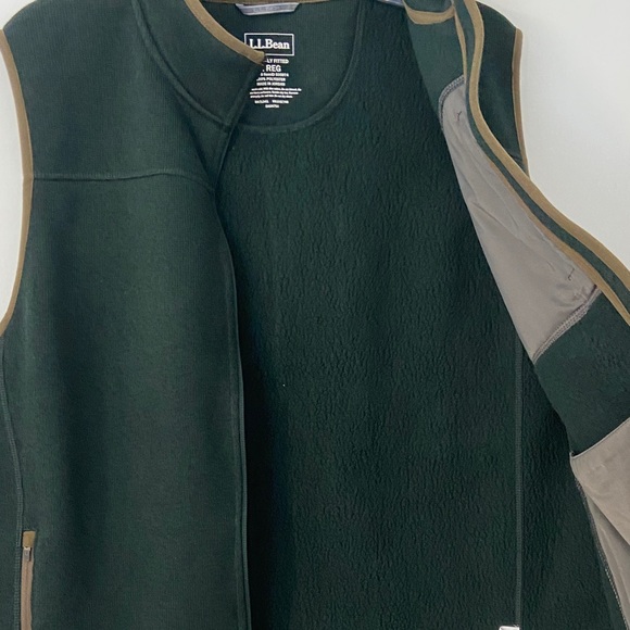 L.L. Bean Men's Sweater Fleece Vest - Picture 13 of 13